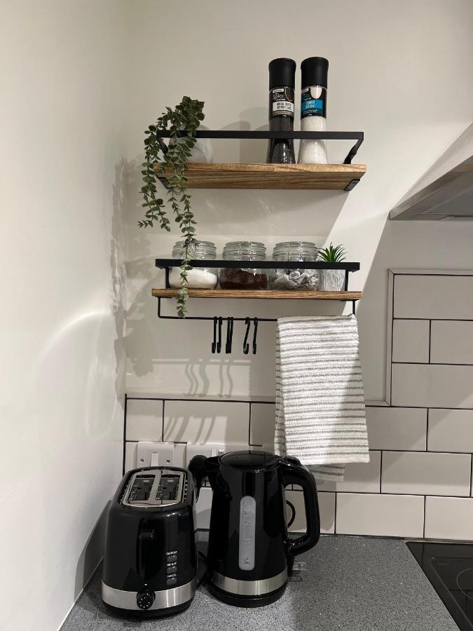 Apartment Ground Floor Apartment, Location With Free Parking