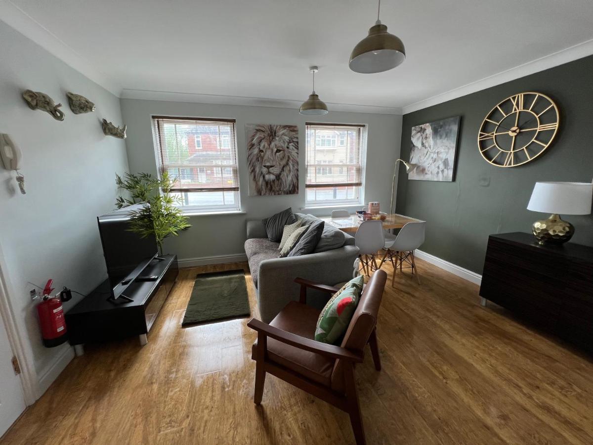 Ground Floor Apartment, Location With Free Parking Hereford