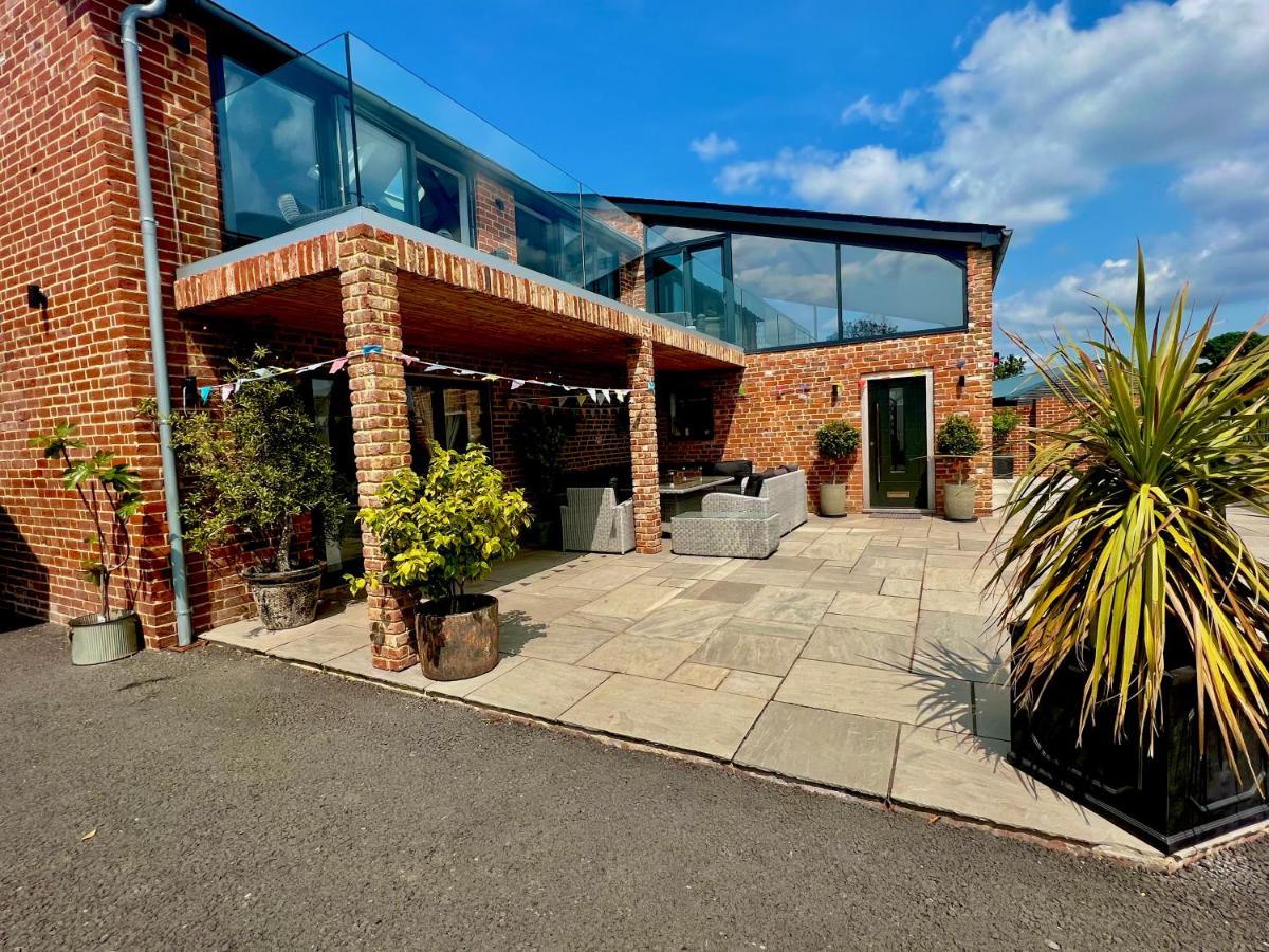 New Converted Barn * Hereford
