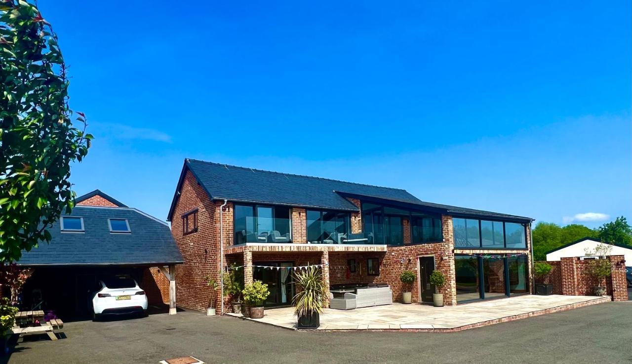 New Converted Barn Hereford