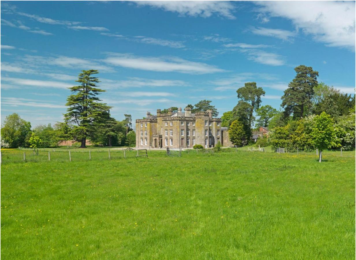 Country house Newcourt Manor Hereford