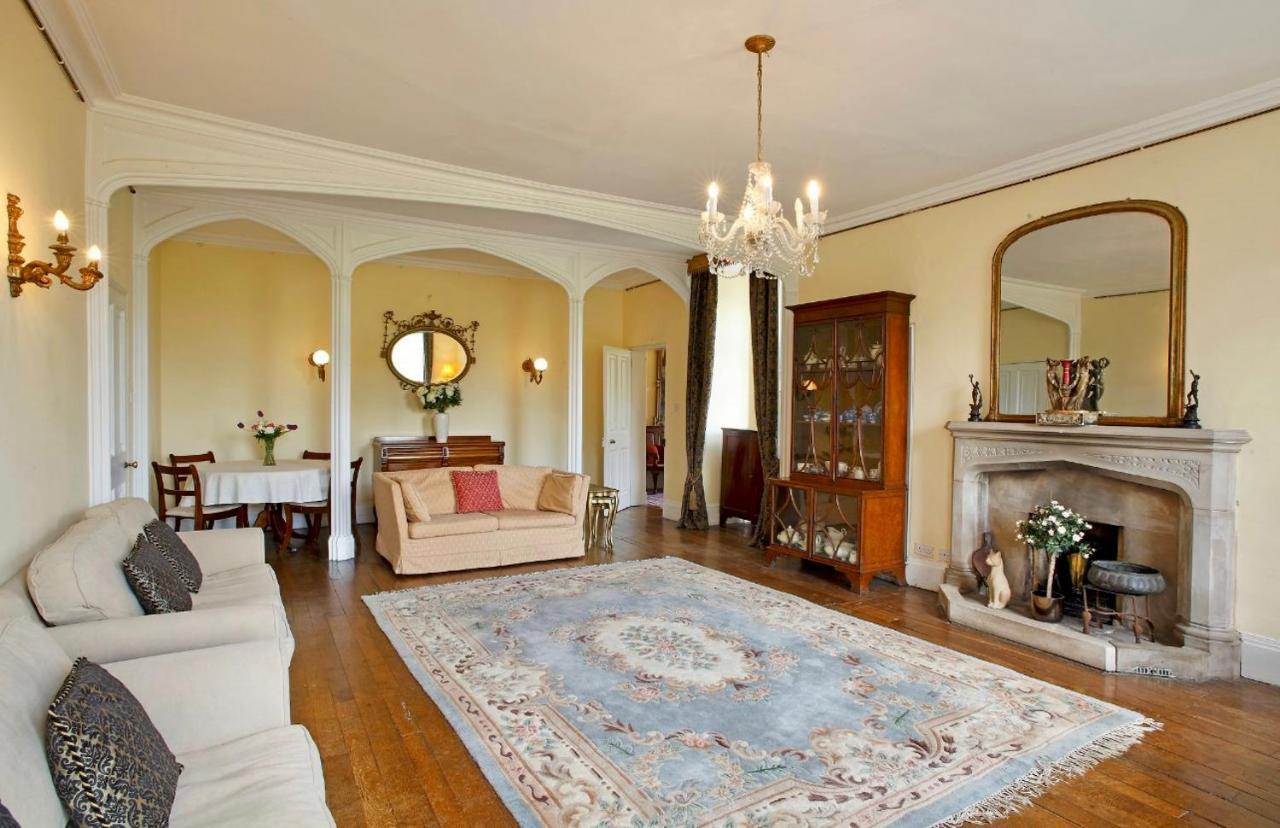 Newcourt Manor Country house