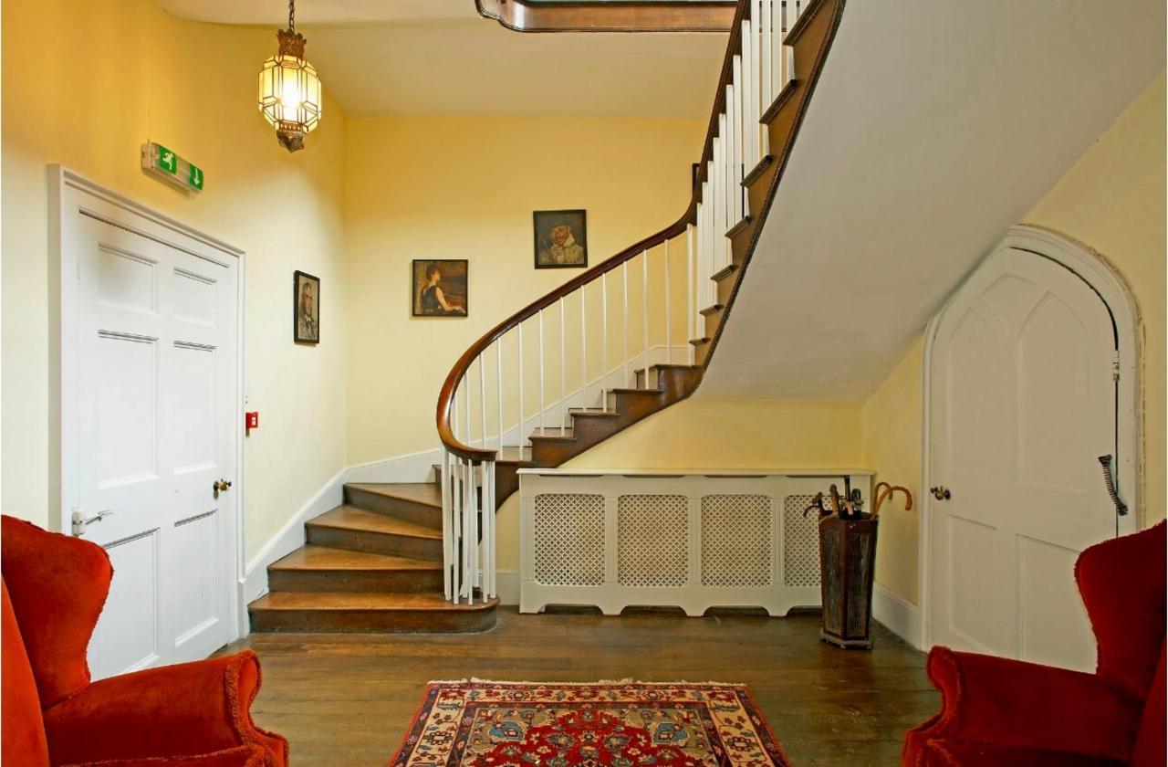 Newcourt Manor *