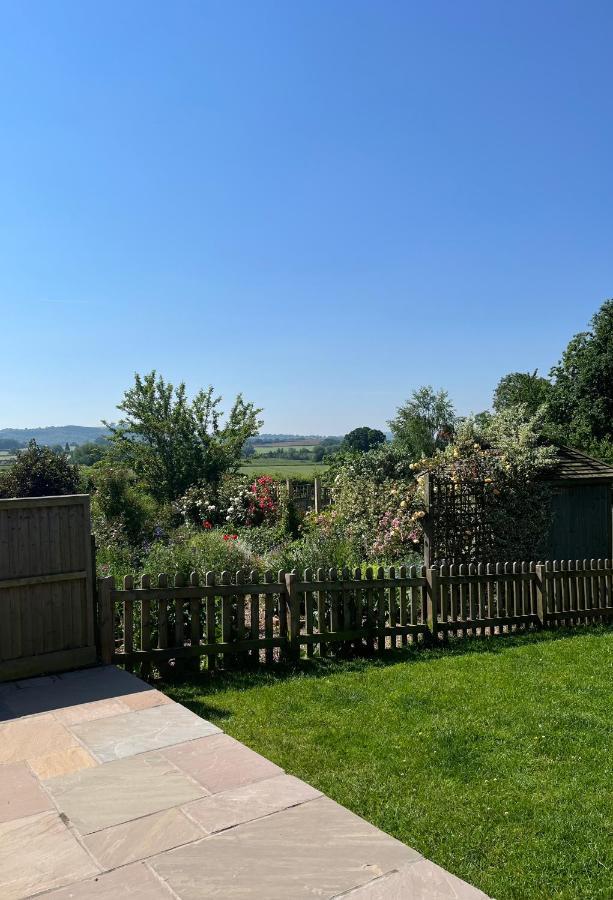 Cwm Lodge, An Idyllic Retreat In The Heart Of Herefordshire! Holiday home Hereford