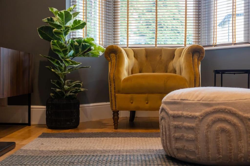 Holiday home - Clifton - Beautifully Presented House Located A Short Walk From Centre - Sleeps 6 Guests - Perfect For Exploring - Hosted By Rentmyhouse *