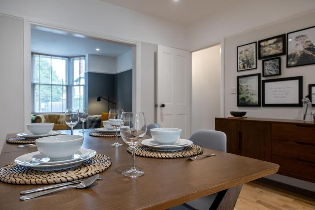 - Clifton - Beautifully Presented House Located A Short Walk From Centre - Sleeps 6 Guests - Perfect For Exploring - Hosted By Rentmyhouse Holiday home *