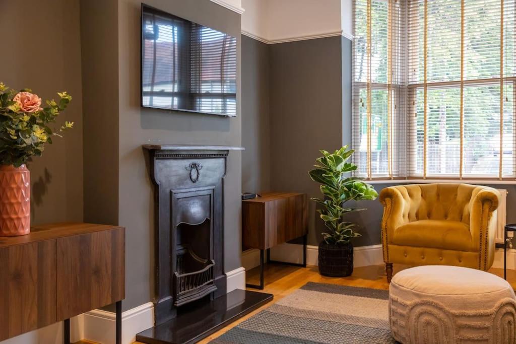 - Clifton - Beautifully Presented House Located A Short Walk From Centre - Sleeps 6 Guests - Perfect For Exploring - Hosted By Rentmyhouse Holiday home *