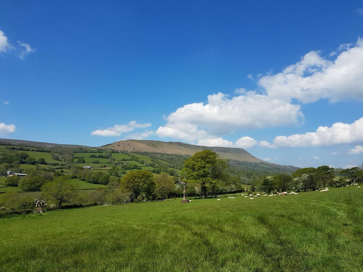 River Cottage@cwm Mill - Riverside Family Holidays In The Black Mountains Holiday home