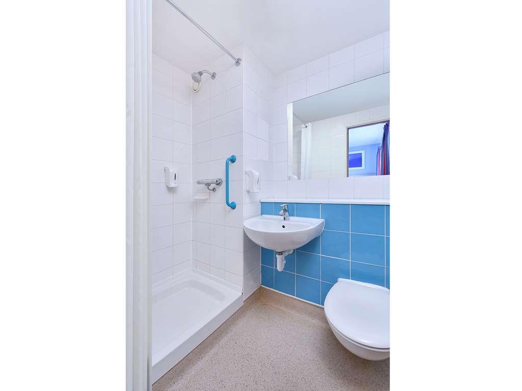 Travelodge 3*