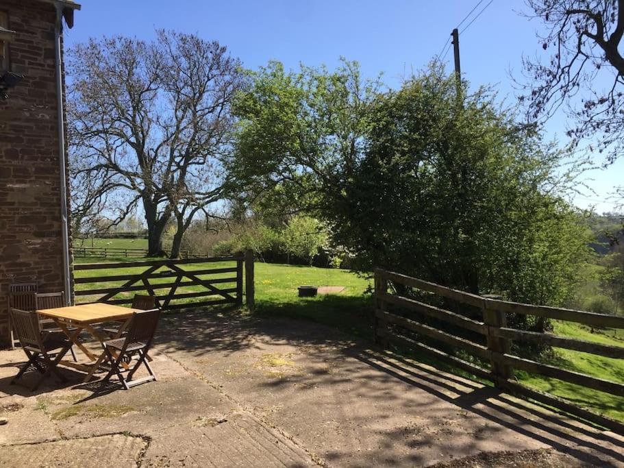 Up On A Hill Farmhouse, Ewyas Harold