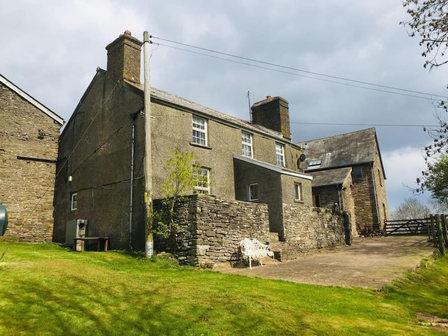 Up On A Hill Farmhouse, Ewyas Harold Holiday home *