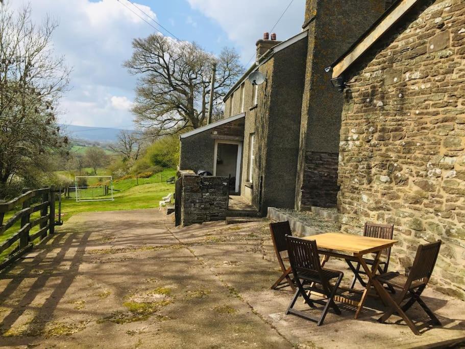 Up On A Hill Farmhouse, Ewyas Harold