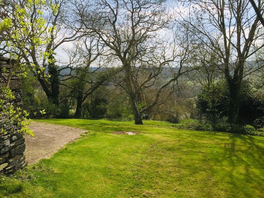 Up On A Hill Farmhouse, Ewyas Harold