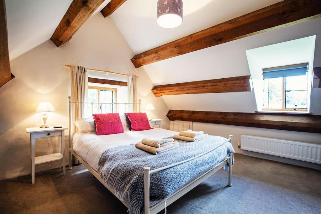 Cwm Pelved Is A Large 6 Bedroom Close To Hay On Wye - With Incredible Views Holiday home *