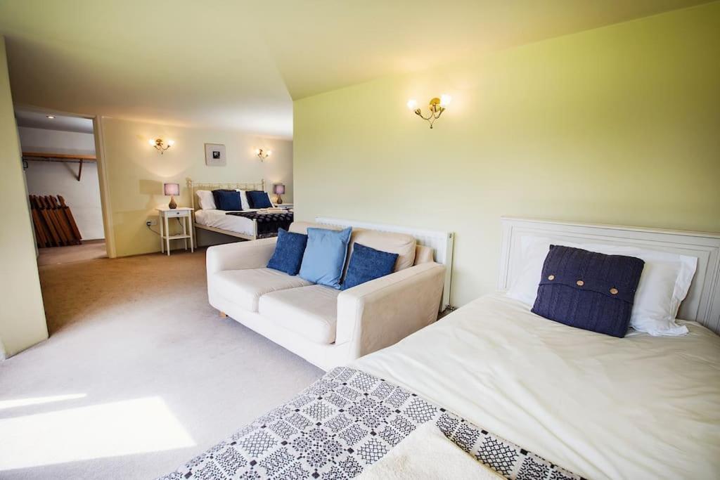 Holiday home Cwm Pelved Is A Large 6 Bedroom Close To Hay On Wye - With Incredible Views Hereford