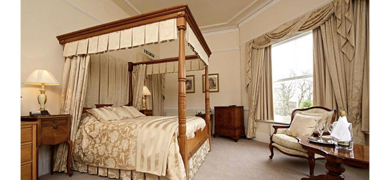 Munstone House 4*