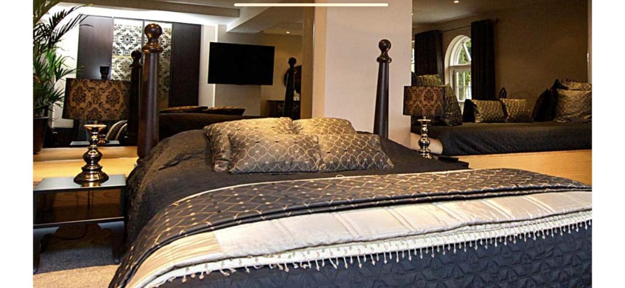 Munstone House 4*