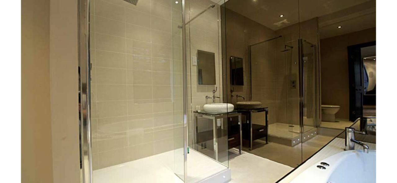 Munstone House 4*