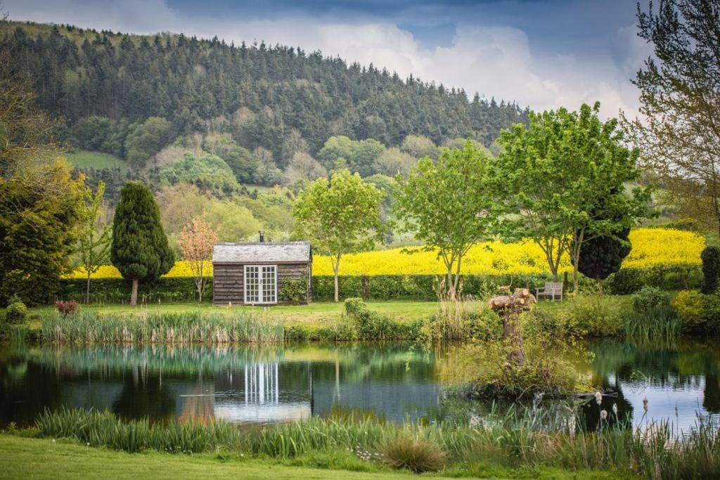Dee's At Brinsop * Hereford