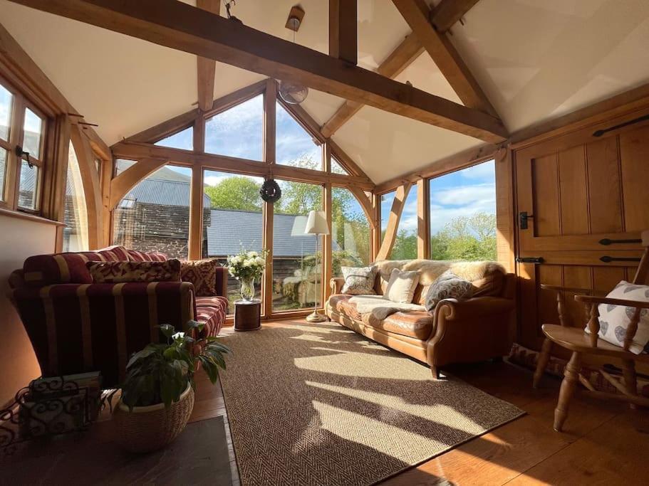 Luxury Spacious Country W/ Mountain Views Holiday home Hereford