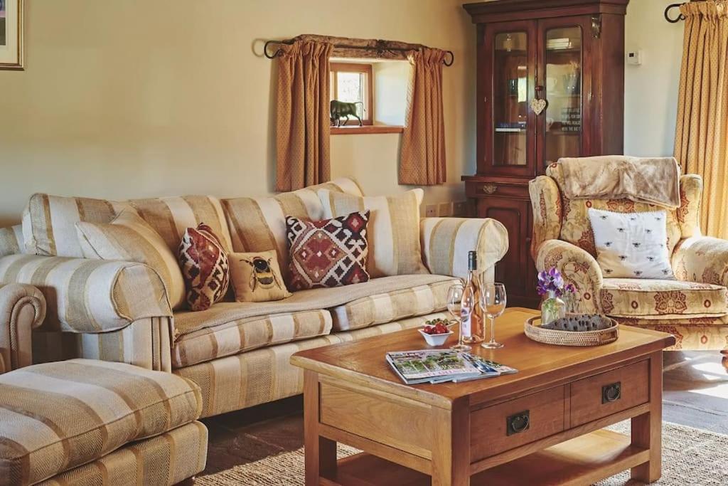 Holiday home Luxury Spacious Country W/ Mountain Views *