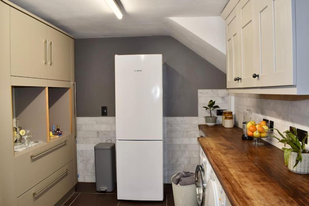 Luxury Spacious Country W/ Mountain Views Holiday home