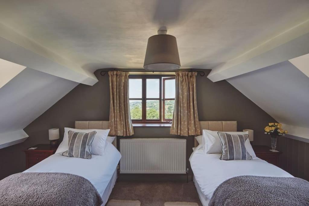 Holiday home Luxury Spacious Country W/ Mountain Views Hereford