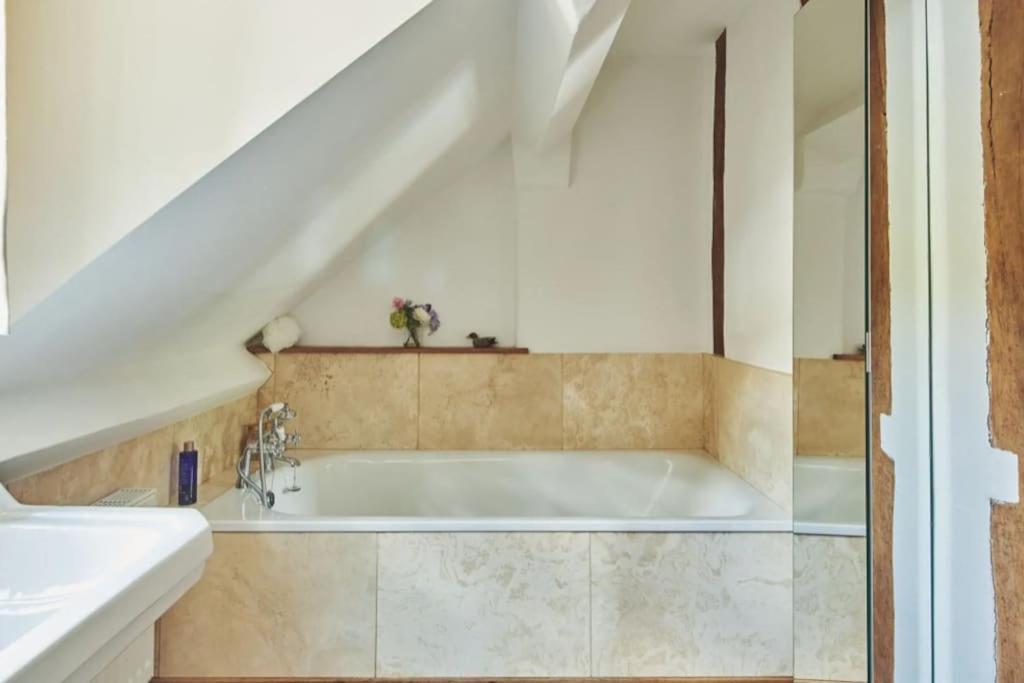 Luxury Spacious Country W/ Mountain Views Holiday home Hereford