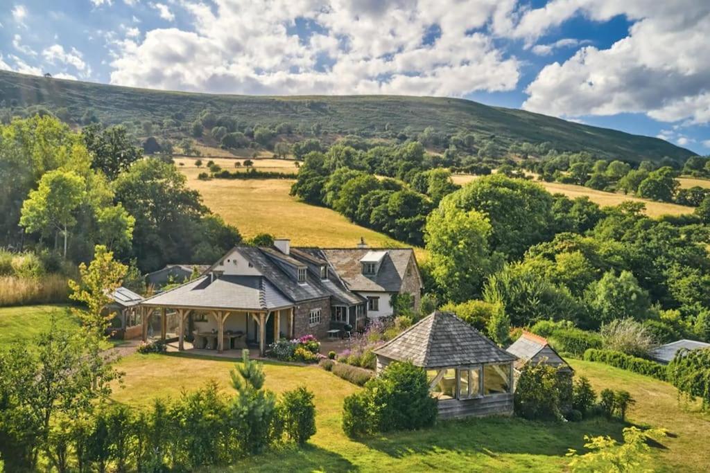 Holiday home Luxury Spacious Country W/ Mountain Views