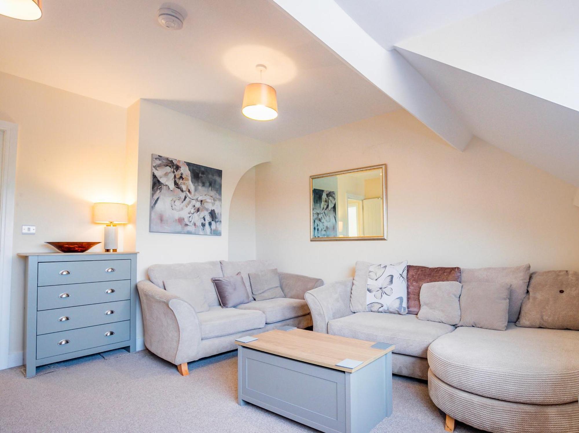 Apartment Bright, Modern In Centre With Private Driveway Parking Hereford