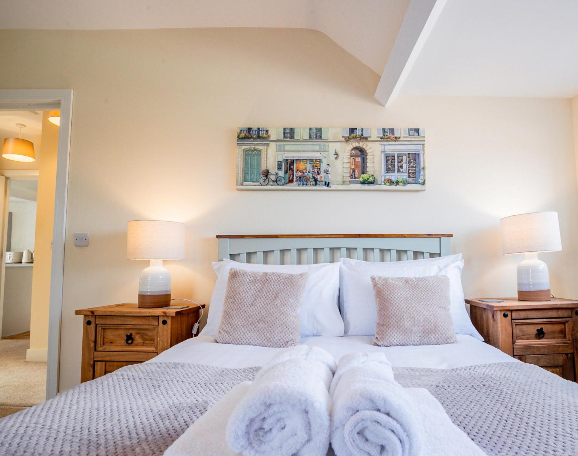 Bright, Modern In Centre With Private Driveway Parking Apartment Hereford