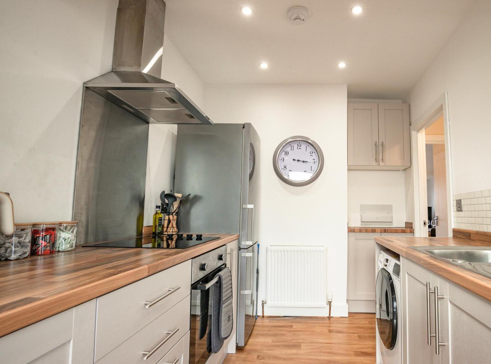 Apartment Bright, Modern In Centre With Private Driveway Parking Hereford