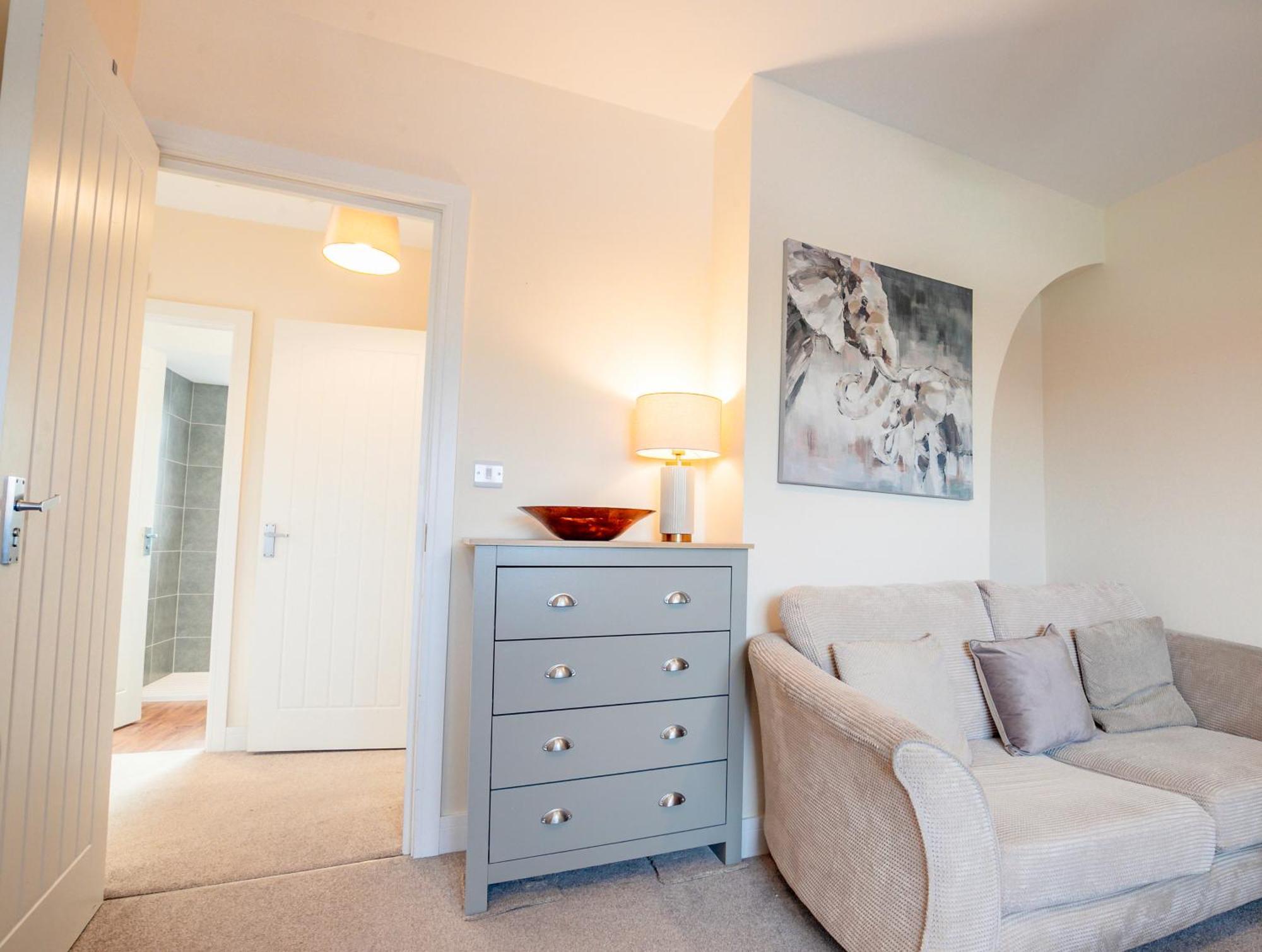 Bright, Modern In Centre With Private Driveway Parking * Hereford