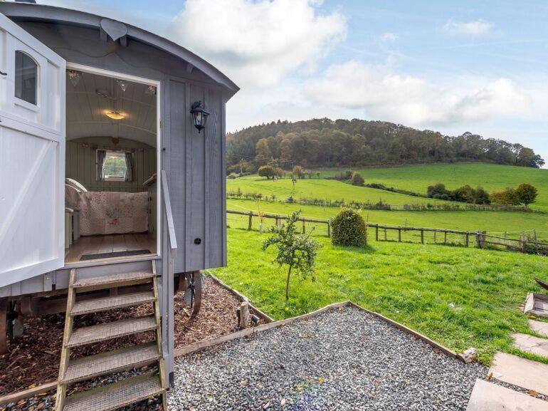 Holiday home Ewe Retreat Shepherds Hut