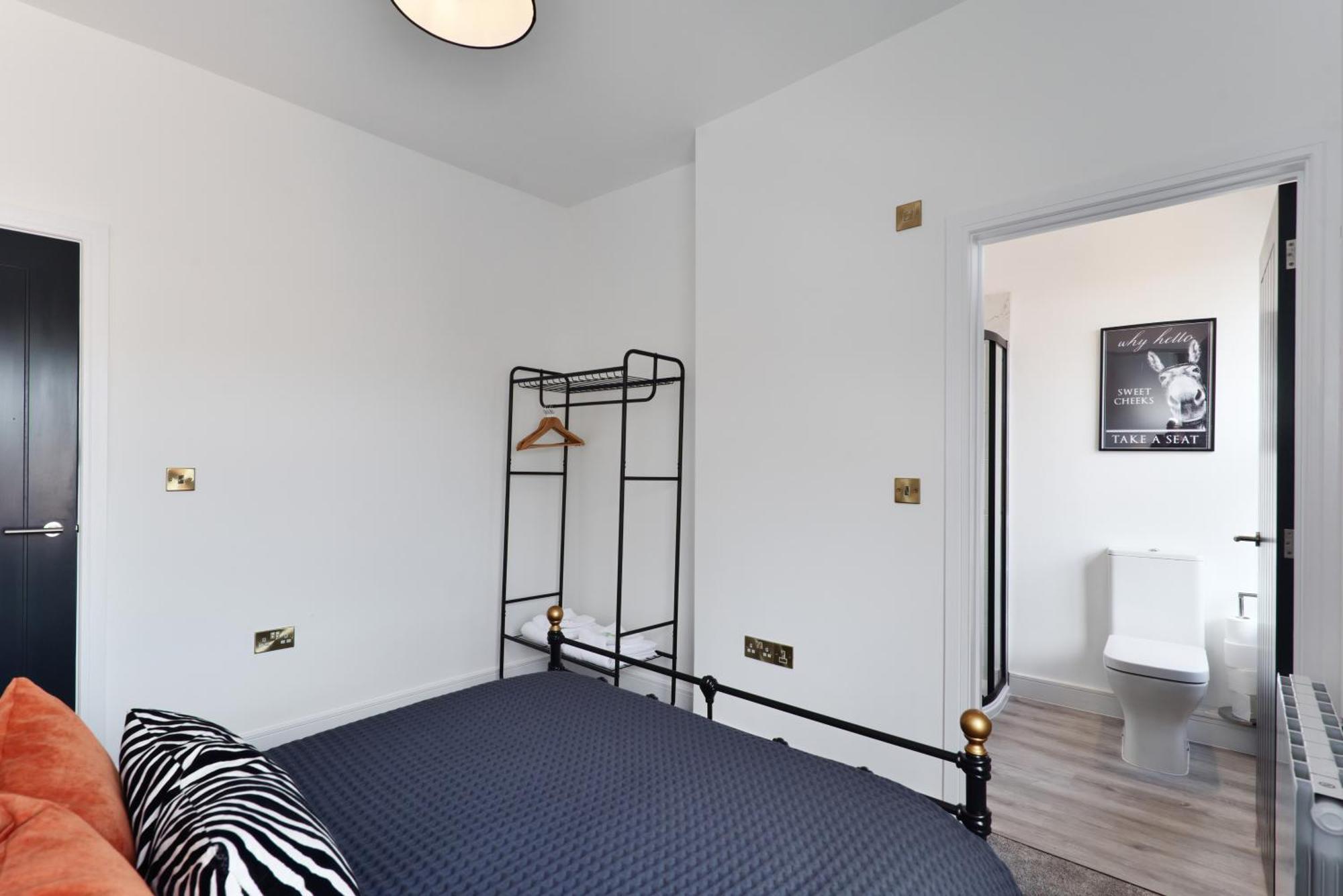 Apartment 2, 15 West Street *