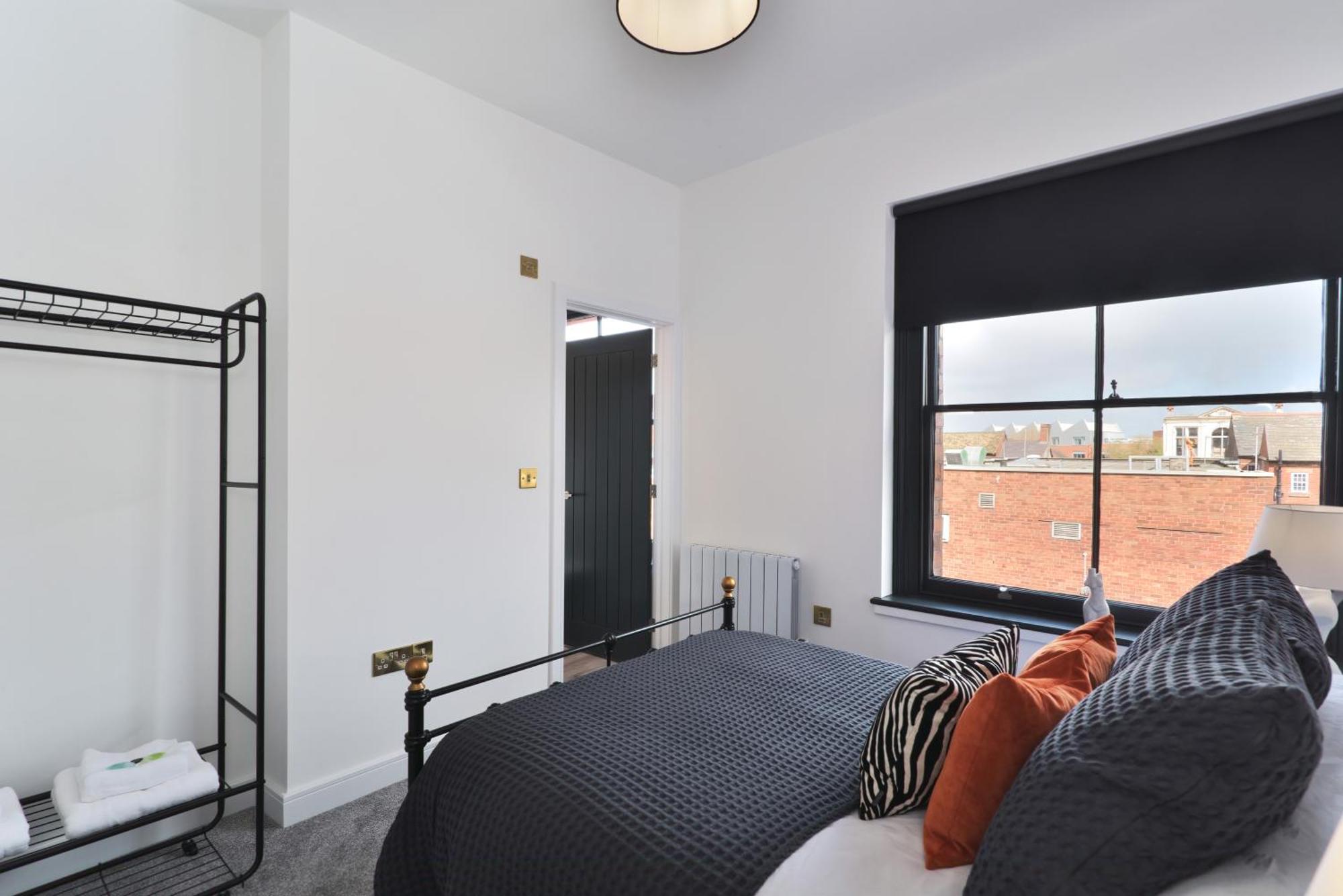 2, 15 West Street Apartment *