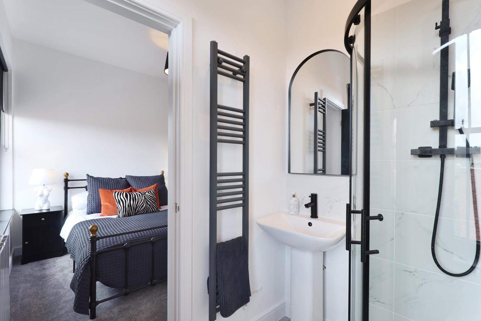 2, 15 West Street Apartment