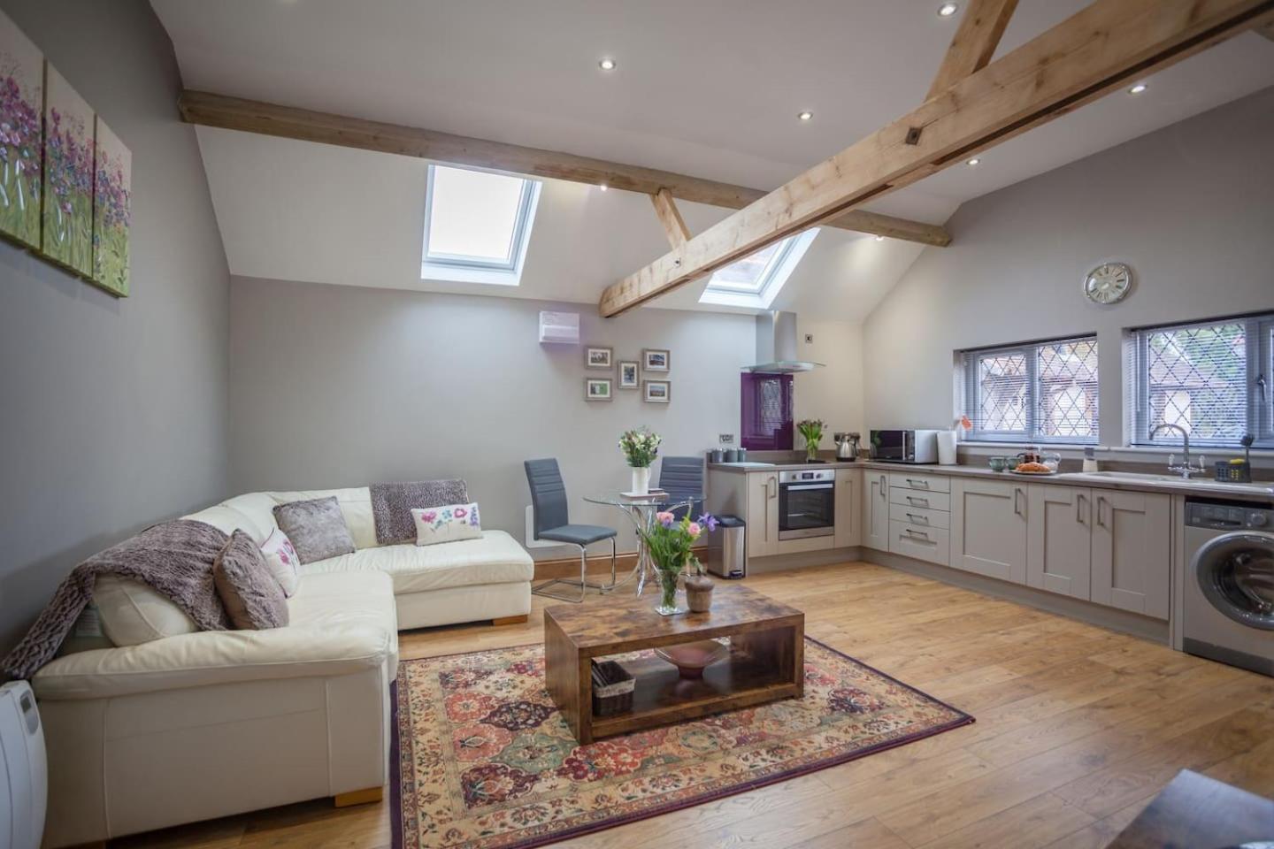 Herefordshire - Little Oak - Charming Cottage In Rural Location North Of Hereford - Sleeps 2 Guets - Ideal For A Cozy Trip Away - Hosted By Rentmyhouse Hereford