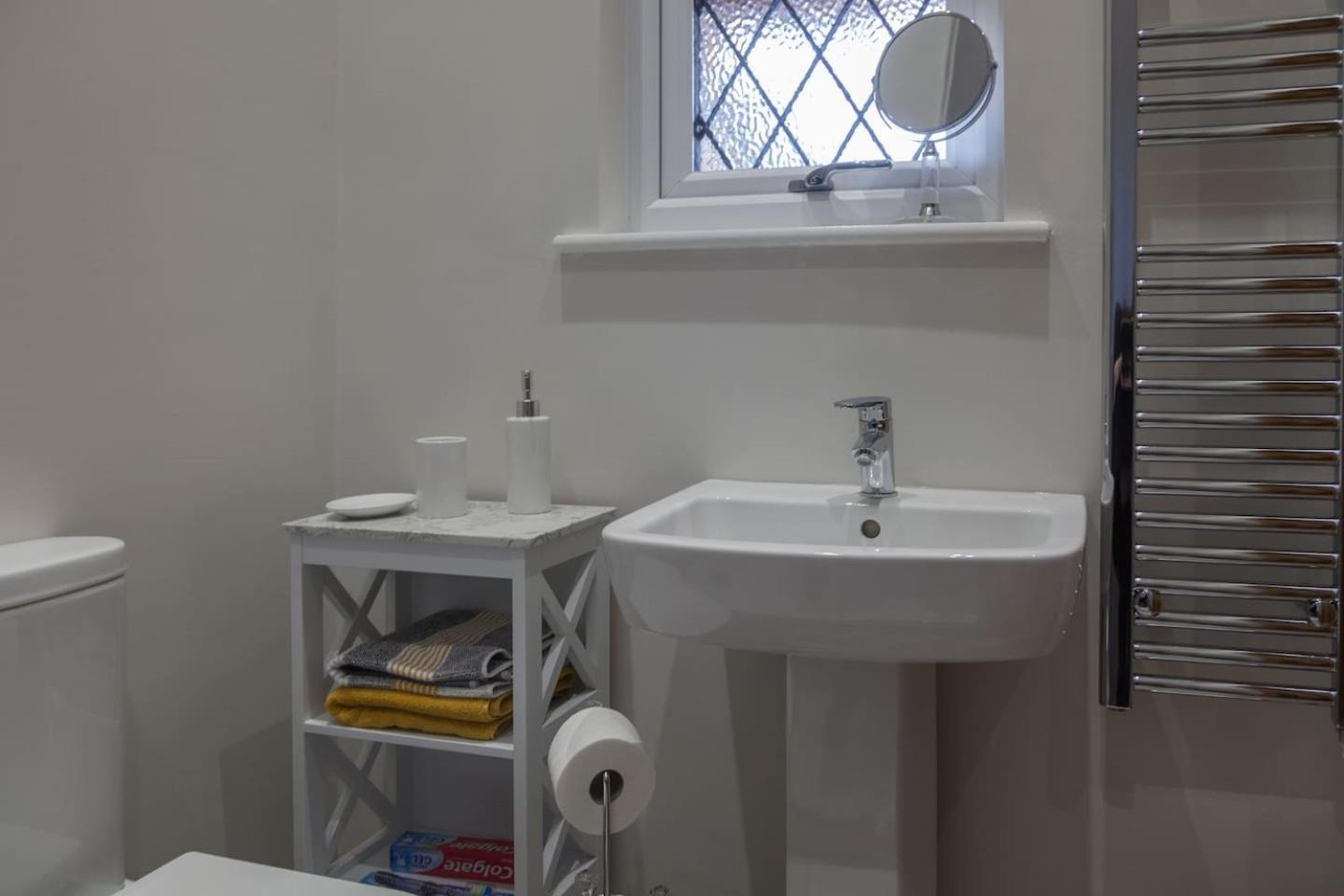Apartment Herefordshire - Little Oak - Charming Cottage In Rural Location North Of Hereford - Sleeps 2 Guets - Ideal For A Cozy Trip Away - Hosted By Rentmyhouse Hereford
