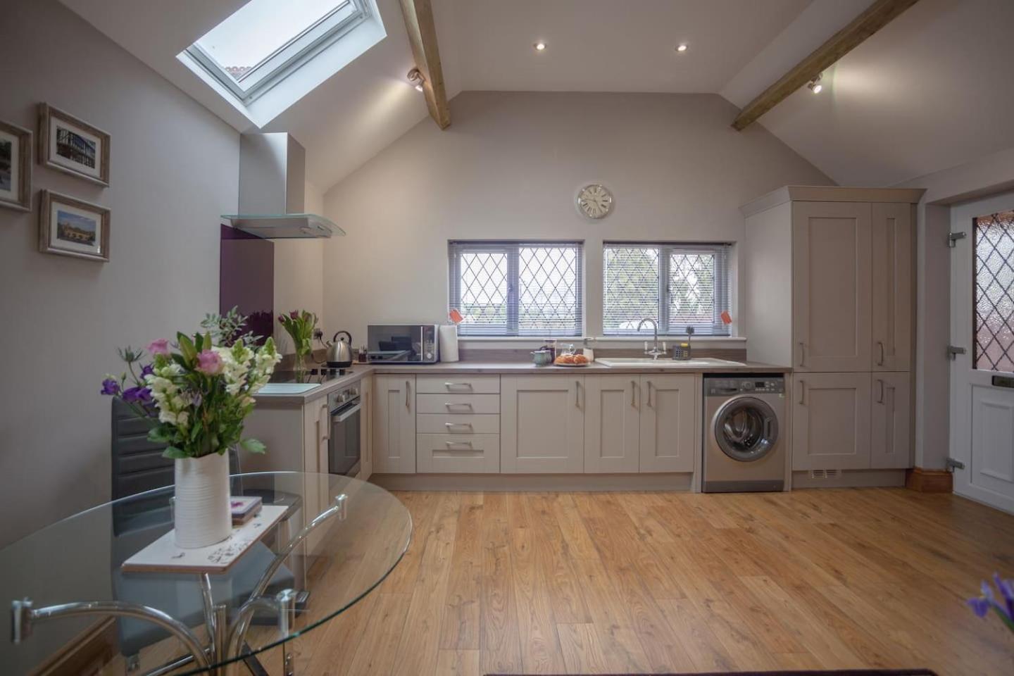 Herefordshire - Little Oak - Charming Cottage In Rural Location North Of Hereford - Sleeps 2 Guets - Ideal For A Cozy Trip Away - Hosted By Rentmyhouse Hereford