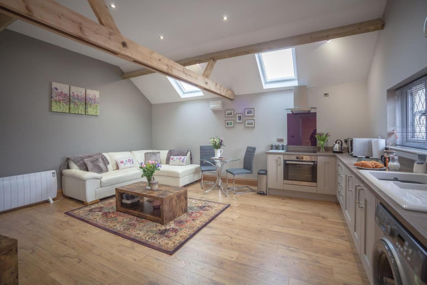 Apartment Herefordshire - Little Oak - Charming Cottage In Rural Location North Of Hereford - Sleeps 2 Guets - Ideal For A Cozy Trip Away - Hosted By Rentmyhouse