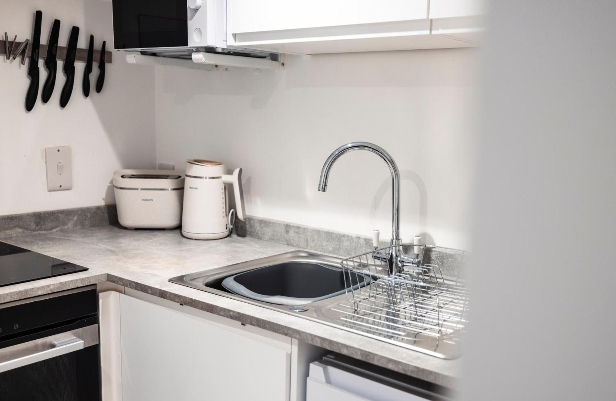 - Inc Free Parking, Wifi, Full Kitchen, Smart Tv - Spring Apartment Hereford
