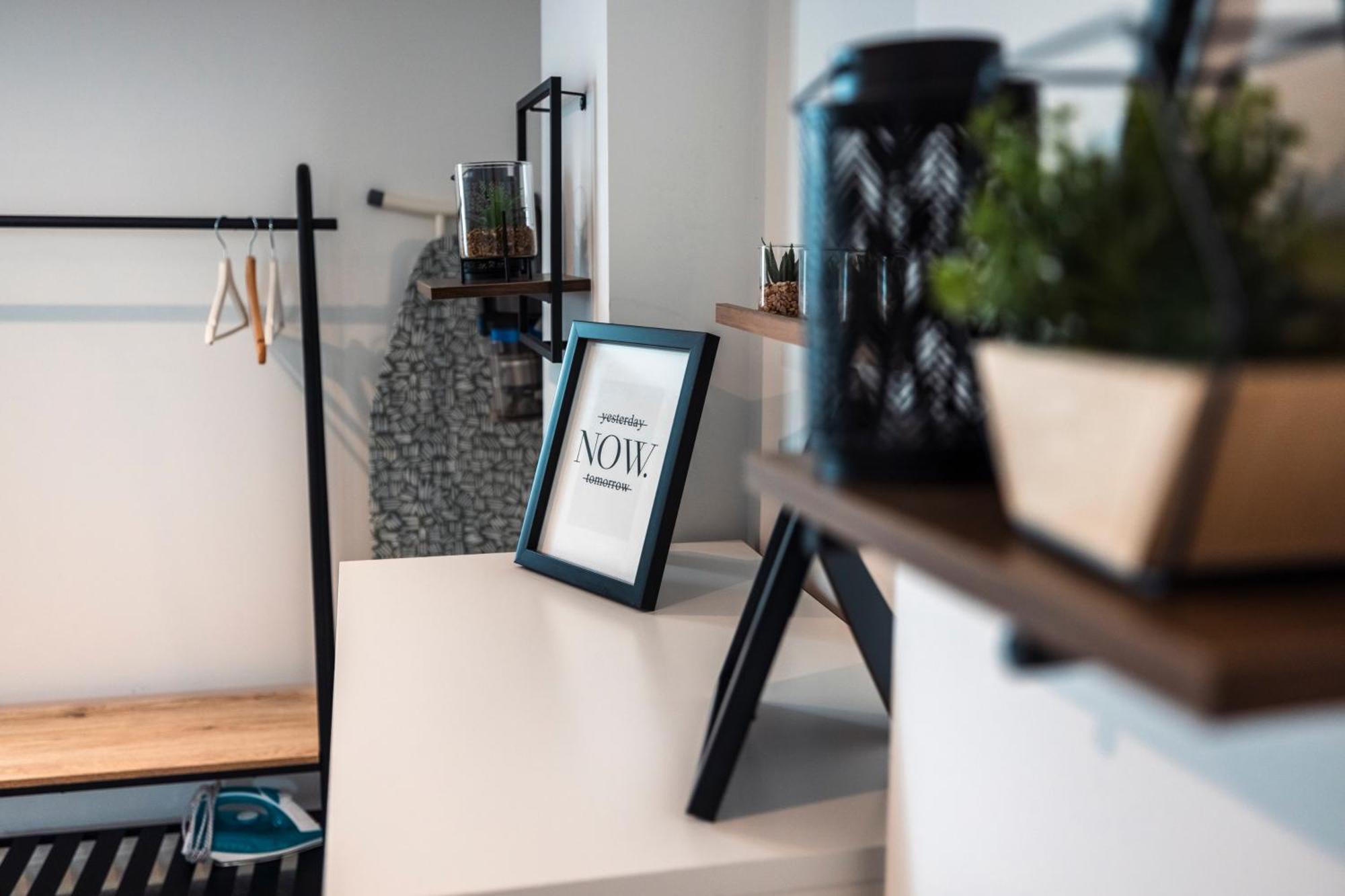 Apartment - Inc Free Parking, Wifi, Full Kitchen, Smart Tv - Spring