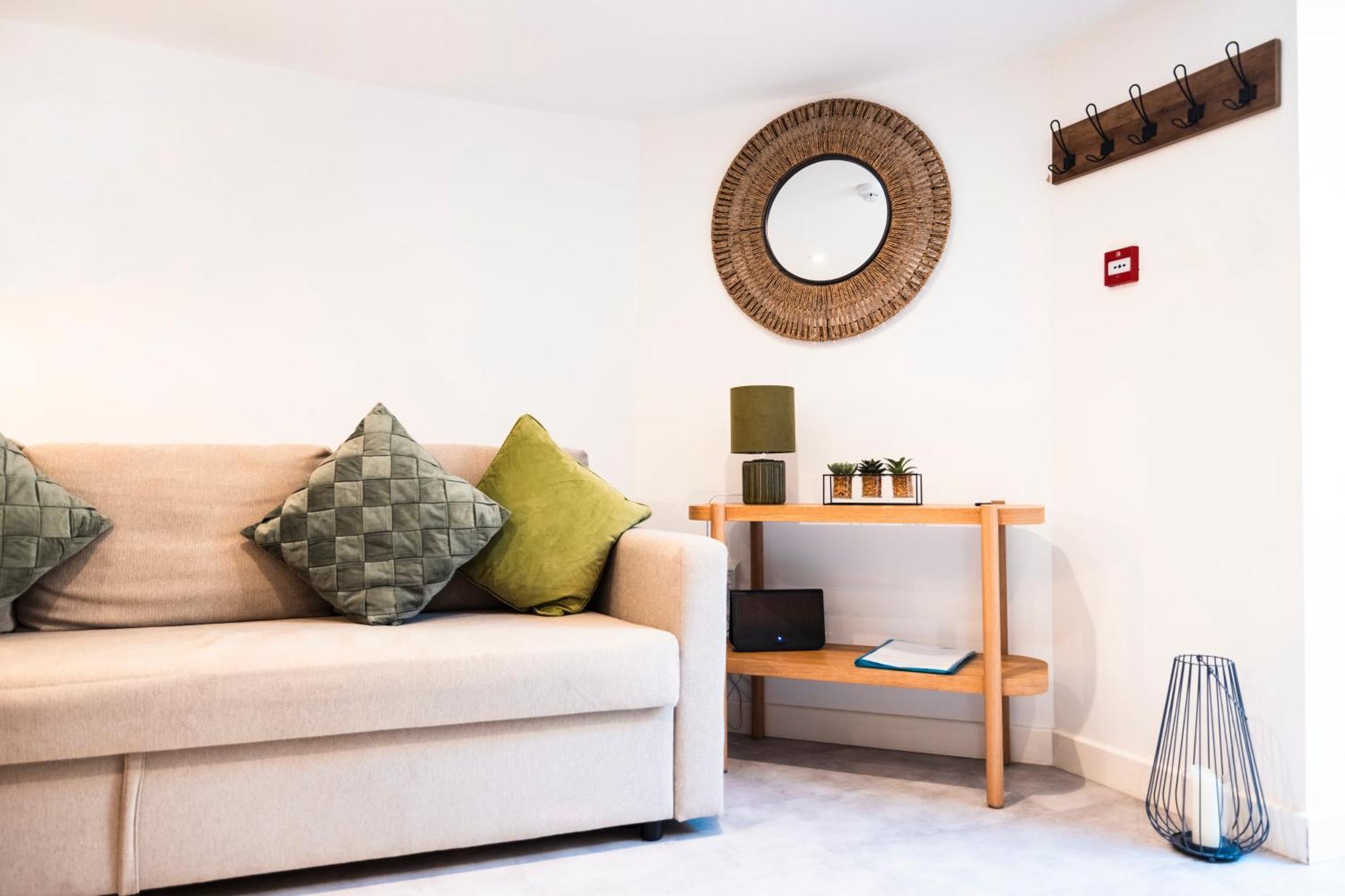 - Inc Free Parking, Wifi, Full Kitchen, Smart Tv - Spring Apartment *