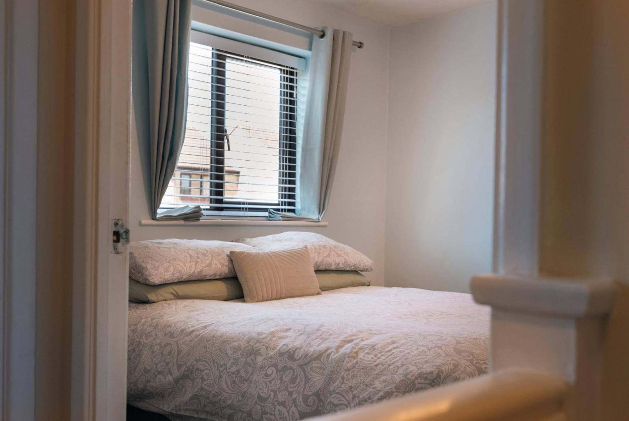 Holiday home The Comfy House - Inc Free Parking, Smart Tv, Full Kitchen, Washing Machine - Winter Hereford