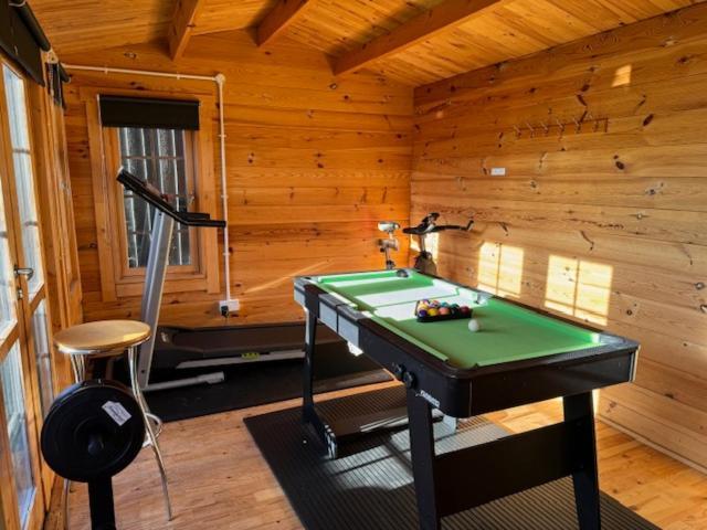 Netflix Jacuzzi Gym Fast Wifi Ps5 Free Parking 2 Spaces Holiday home Hereford