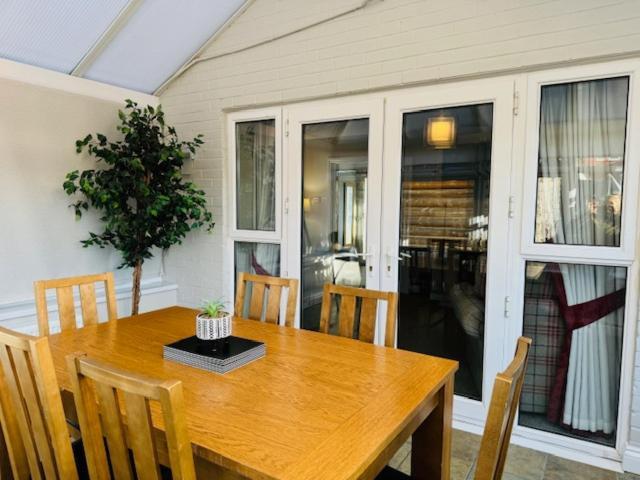 Netflix Jacuzzi Gym Fast Wifi Ps5 Free Parking 2 Spaces * Hereford