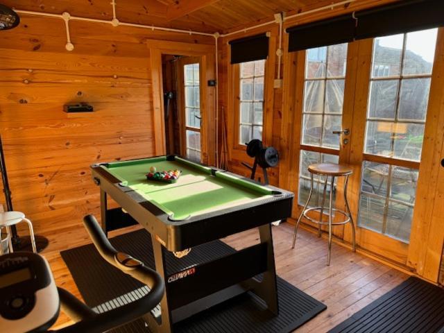 Netflix Jacuzzi Gym Fast Wifi Ps5 Free Parking 2 Spaces Hereford