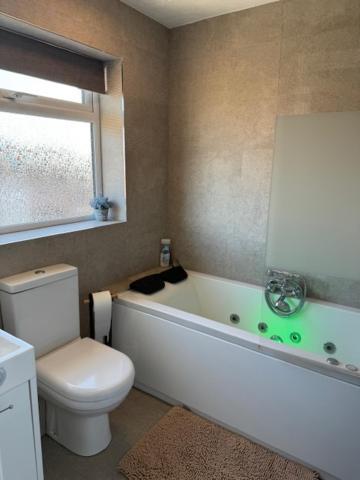 Netflix Jacuzzi Gym Fast Wifi Ps5 Free Parking 2 Spaces Holiday home