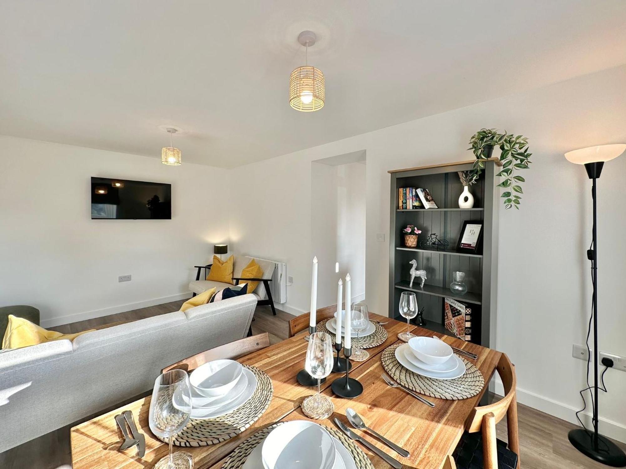 Modern In Prime Location Apartment *